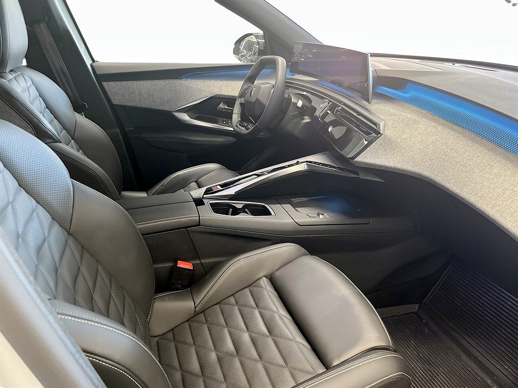 Bild på Peugeot 5008 GT Ultimate HYBRID 136hk Aut - 7-SITS, 360-KAMERA