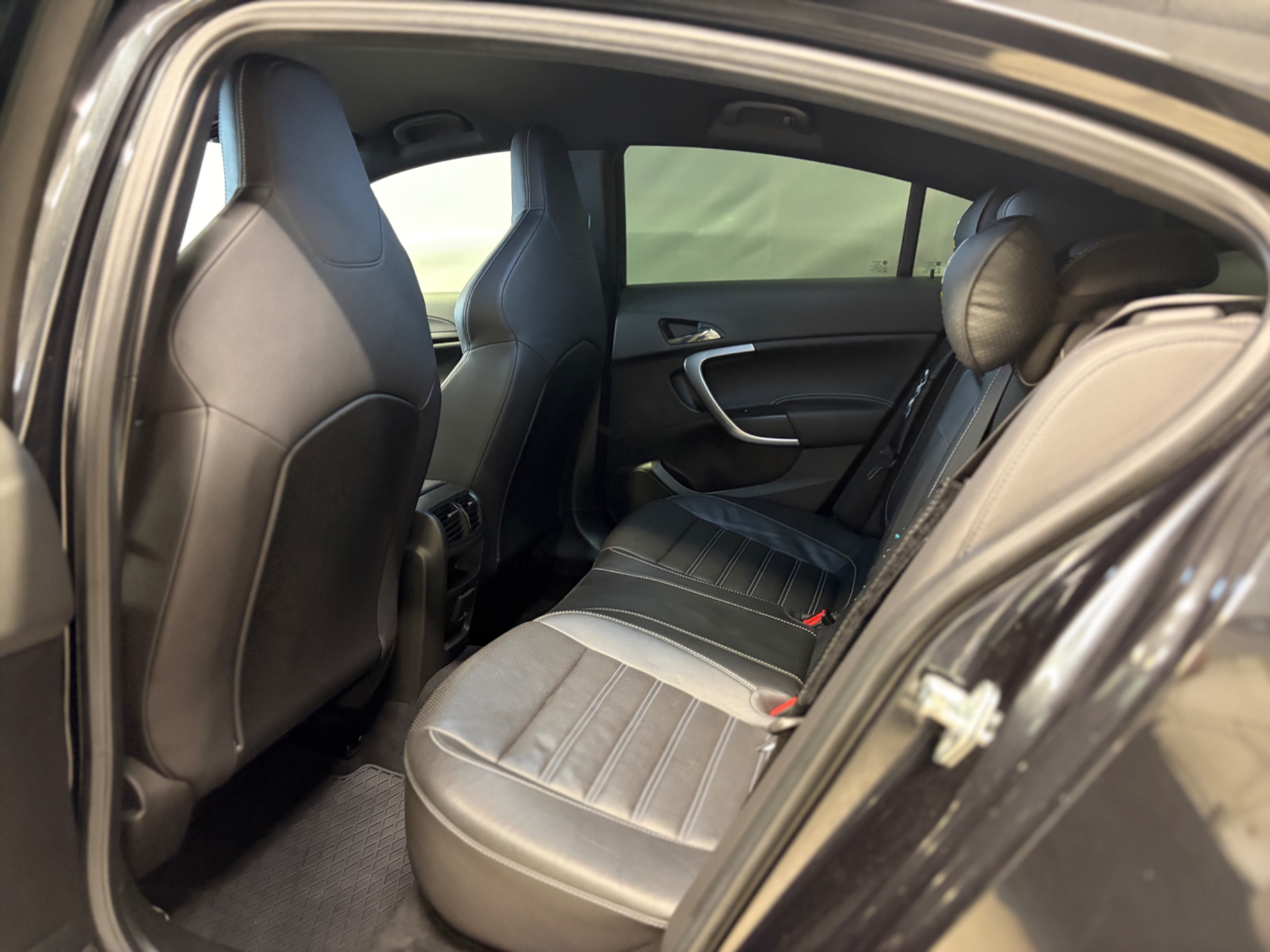 Opel Insignia 2010, kuva 6/10