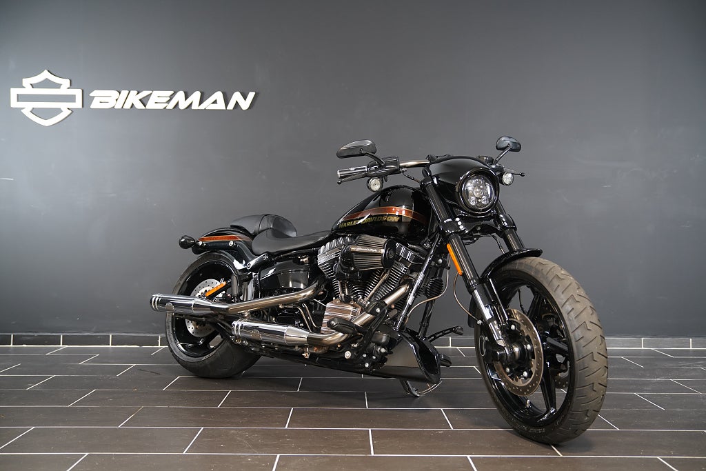 Harley-Davidson FXSE CVO Pro Street Breakout Dr.Jekill & Mr.Hyde