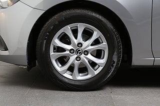 Halvkombi Mazda 2 7 av 23