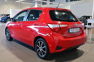 Halvkombi Toyota Yaris 3 av 20