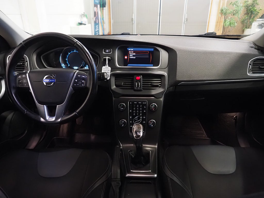 Volvo V40 D2 115hk Momentum Backkamera D-Värmare Kamrem bytt 2014