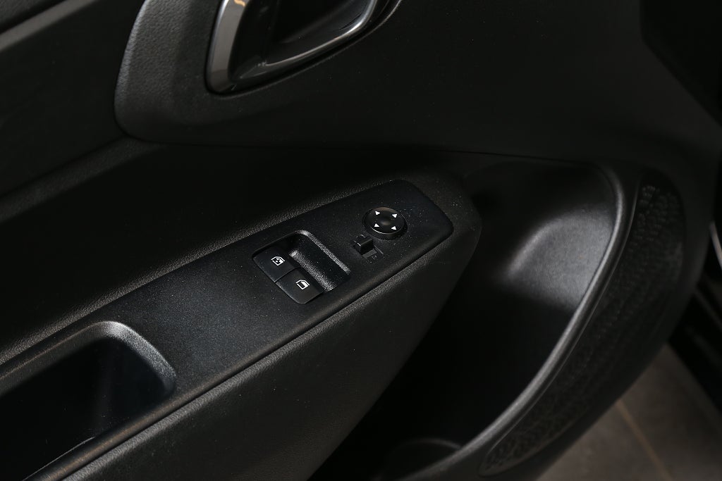Hyundai i10 1,0 blue 67hk Essential Automat CarPlay Motorvärmare