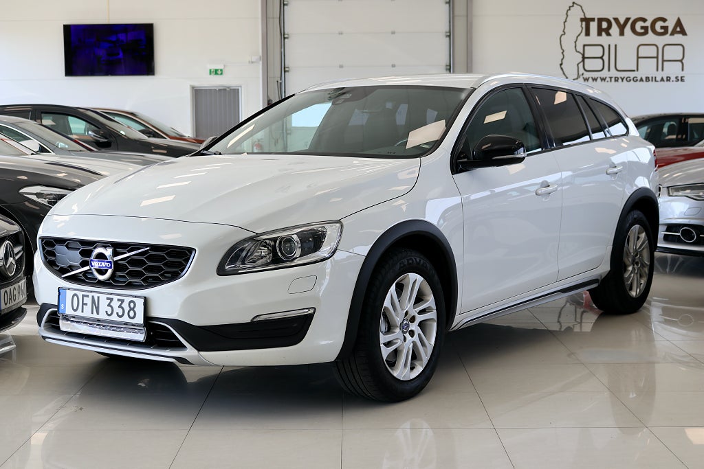 Volvo V60 Cross Country D4 190hk AWD Geartronic Momentum Euro 6 Dragkrok