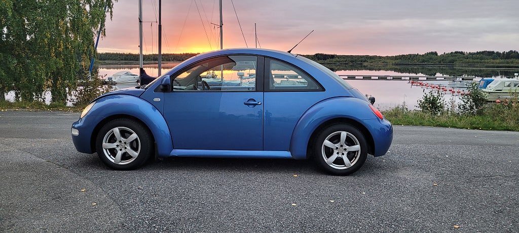 Volkswagen New Beetle 2.0 115HK HIGHLINE NYBESIKTIGAD 