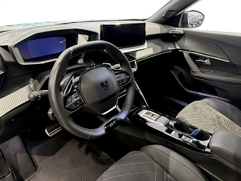 Bild på Peugeot 2008 GT 1.2 PT 130hk Aut B-KAMERA CARPLAY