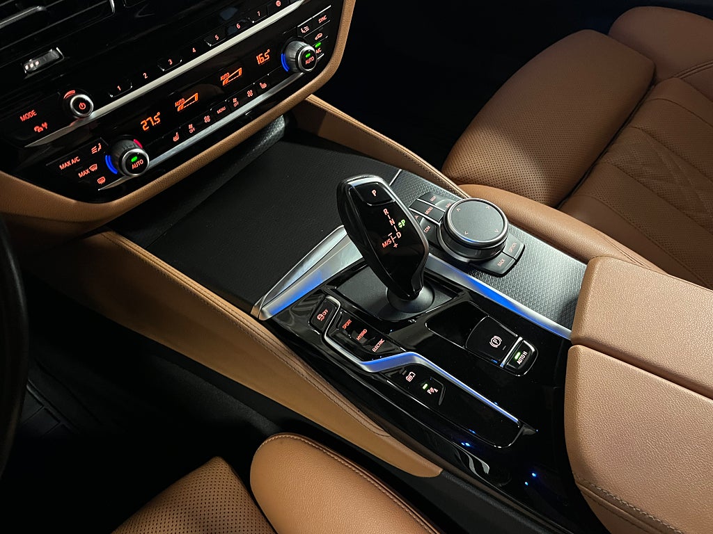 BMW 530e Touring M Sport Ambient Drag Helskinn Navi Kamera bild 22