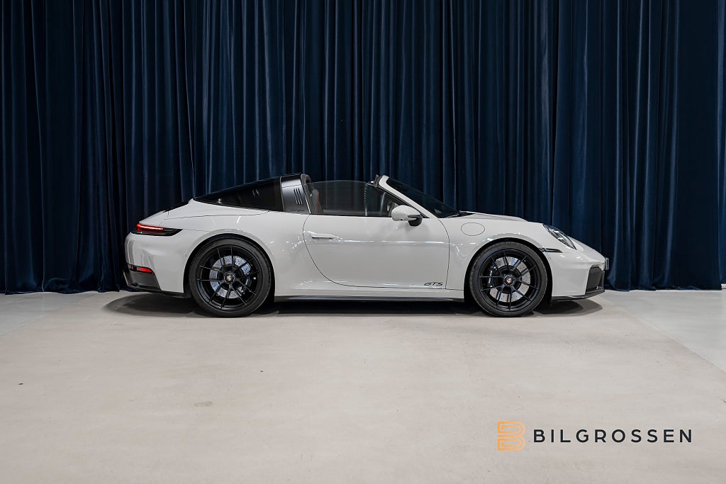 Porsche 911 992.2 Targa 4 GTS SportDesign Kolfiber BOSE HUD Lyft