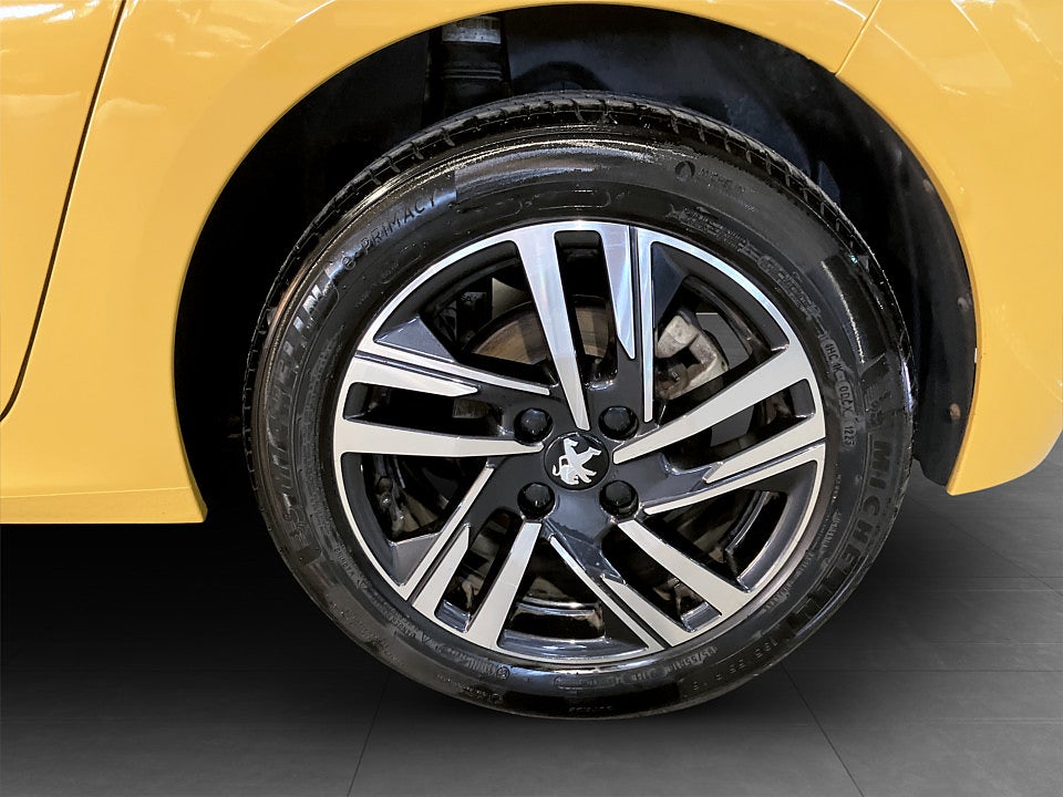 Bild på Peugeot 208 Allure Pack 1.2 PT 100hk Aut NYSERVAD