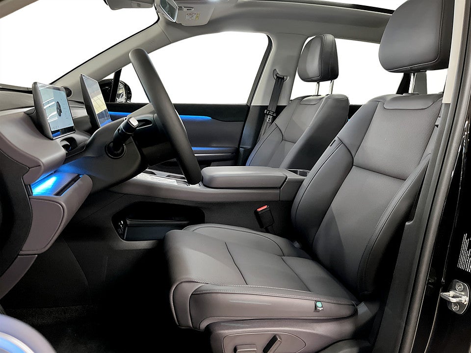 Bild på Leapmotor C10 EREV Design ProMax räckvidd 970km - OMGÅENDE LEVERANS!