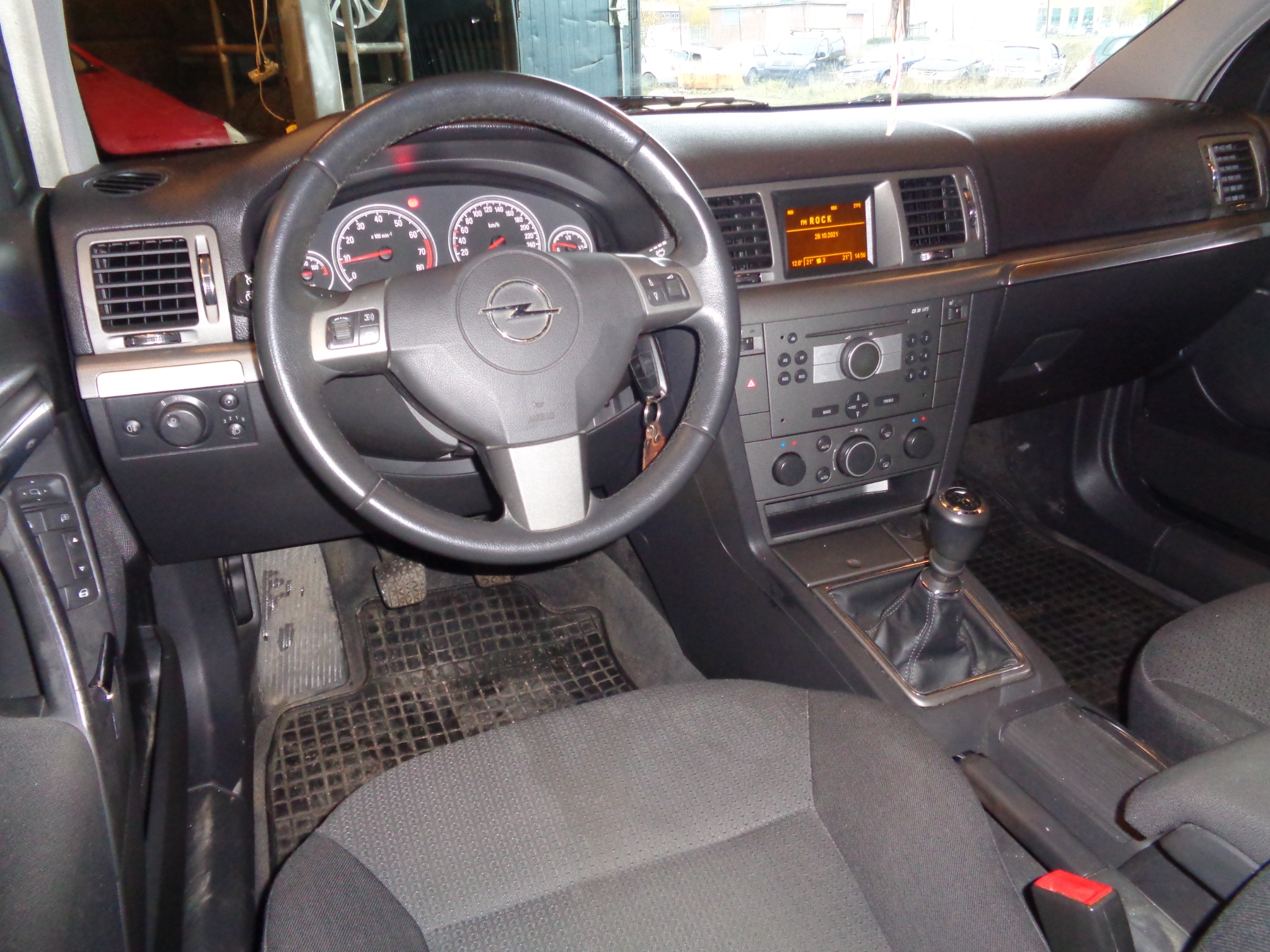 Opel Vectra Caravan 2.0 Turbo 175hk 2006, bild 7/38