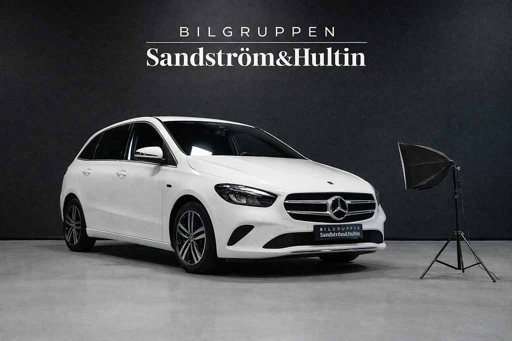 Mercedes-Benz B 250 e Advantage / Navigation / 1 brukare