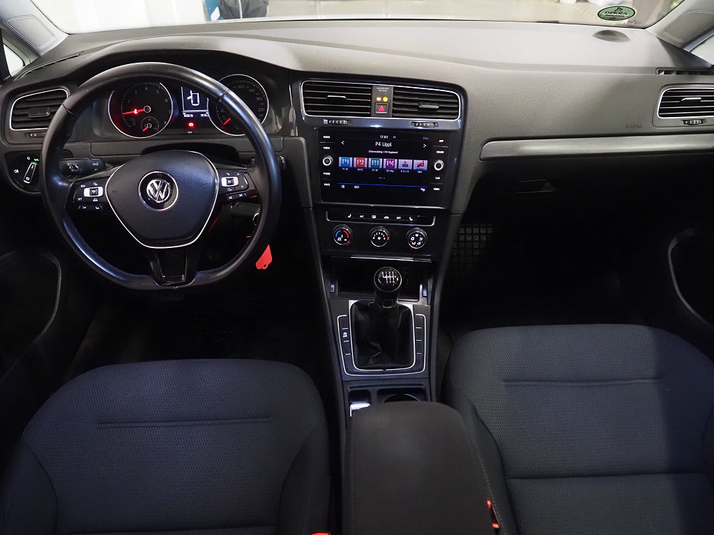 Volkswagen Golf Sportscombi 1.0 TSI 110hk |Panorama|Drag|Backkamera| 2018