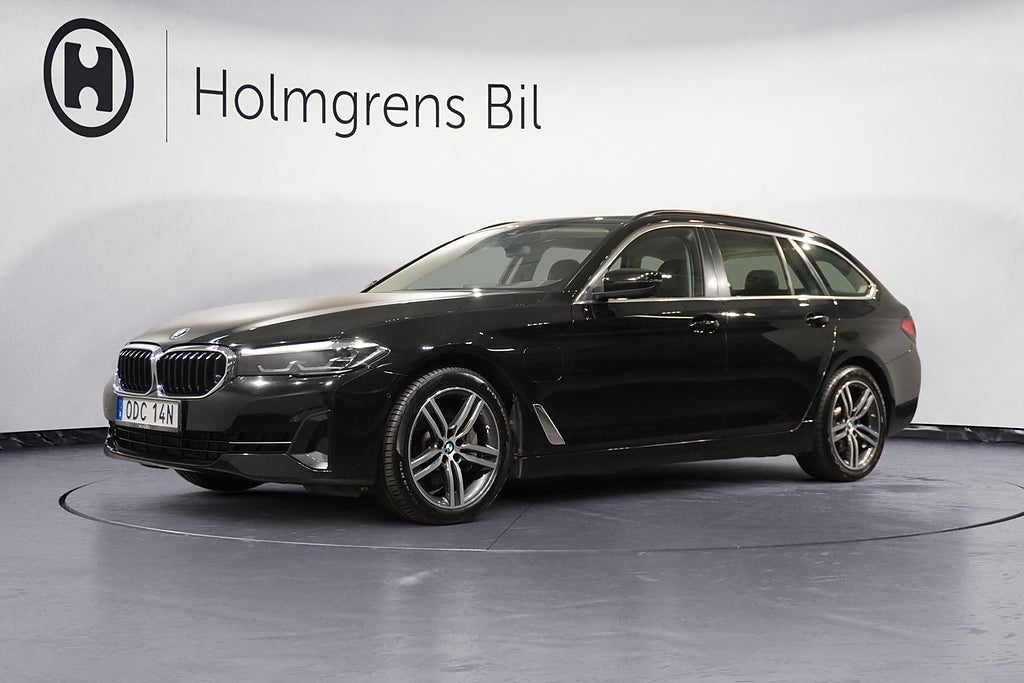 BMW 530e xDrive Touring 3,95% Cockpit Navi CarPlay Rattvärme Drag | Ränta