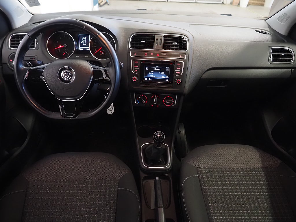 Volkswagen Polo 1.2 TSI 90hk Motorvärmare Låga mil! 2017
