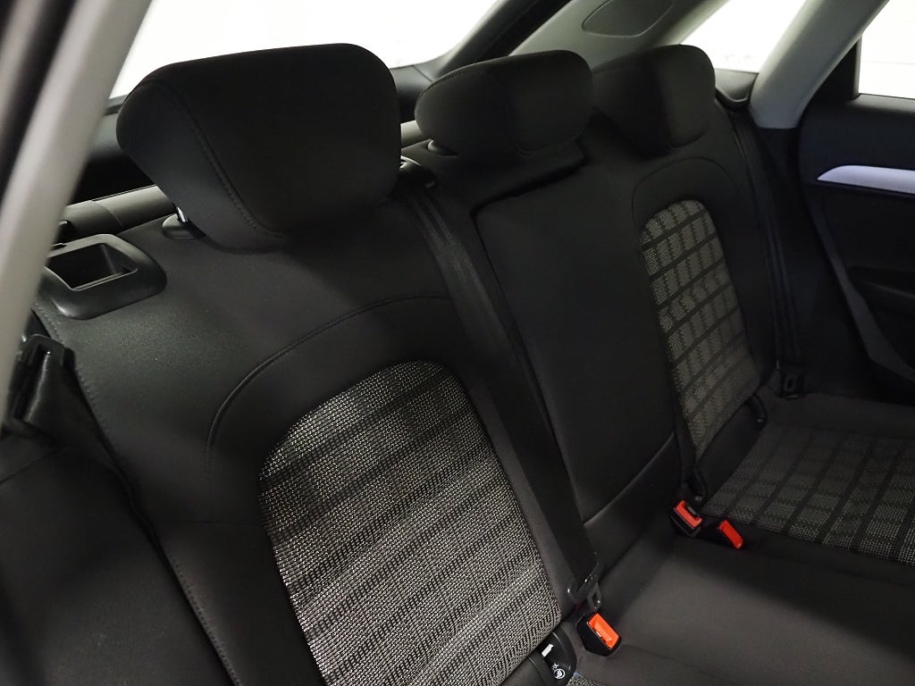 Audi Q3 2.0 TDI 150hk quattro S Tronic | Drag | PDC | 2017