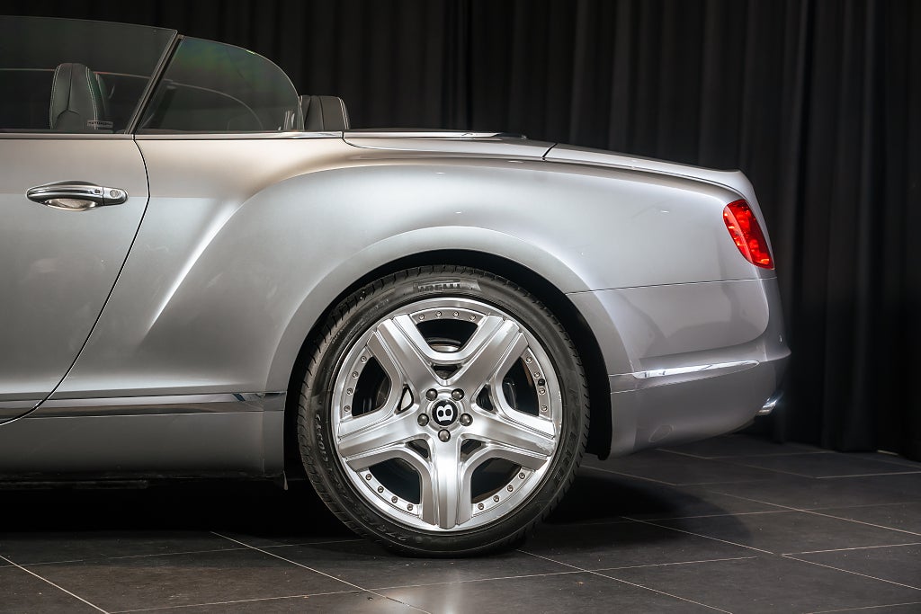 Gallery image 14 of 17