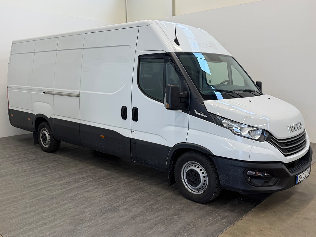 Iveco Daily 35-140 2.3 JTD Hi-Matic 136HK L4H2 dragvikt 3500kg