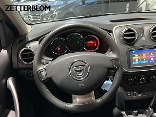 SUV Dacia Sandero 12 av 17