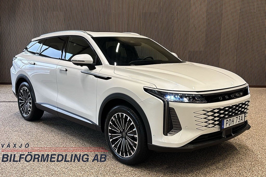 Omoda 9 1.5T + 34.46 kWh PHEV AWD Pano Elstol 360 BLIS Sony HUD