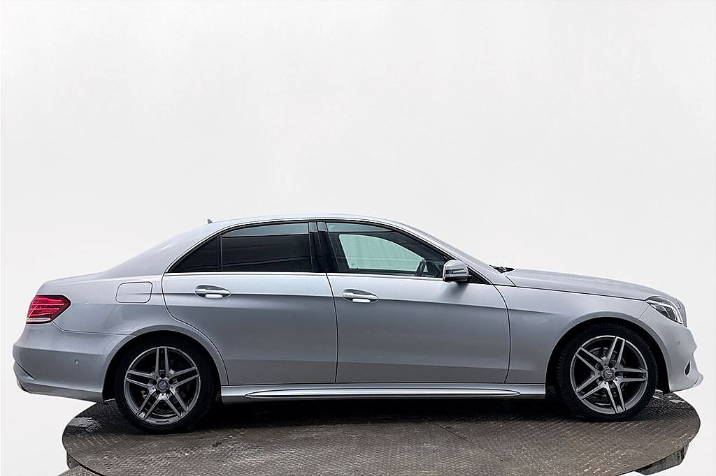 Mercedes-Benz E 250 4M AMG Avantgarde Thermatic PDC