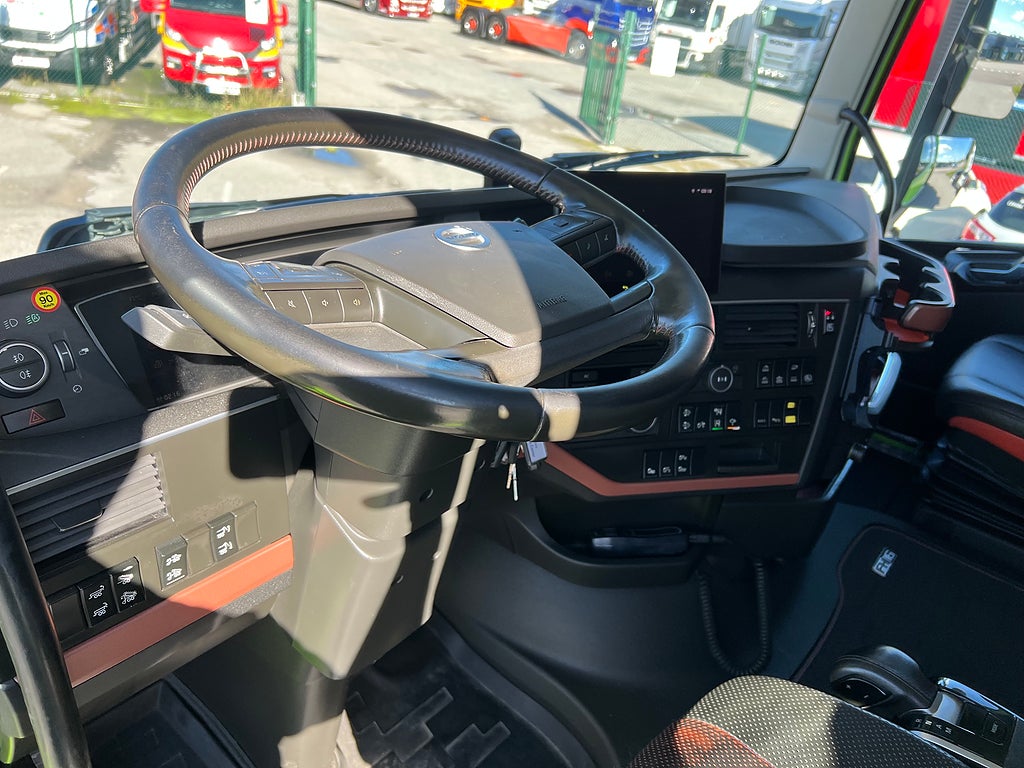 Volvo FH16 550 8x4*4 Tridem Tippbil I-See, Fullutrustad