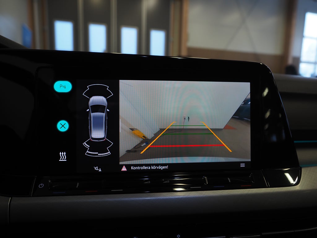 Volkswagen Golf SC 1.5 TSI 150hk Kamera P-Värmare Lane Assist Moms 2021