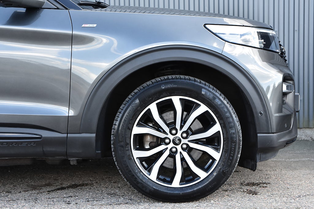 Ford Explorer 2020 - miniatyr 4
