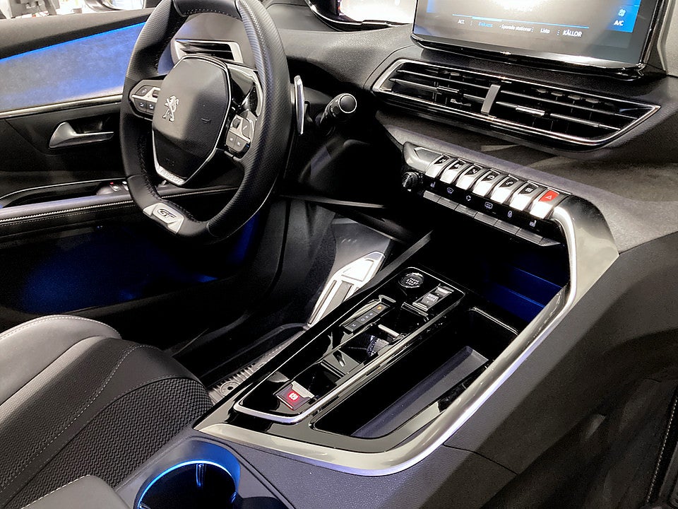 Bild på Peugeot 5008 GT Black Pack 1.2 PT 130hk Aut 7-SITS B-KAMERA