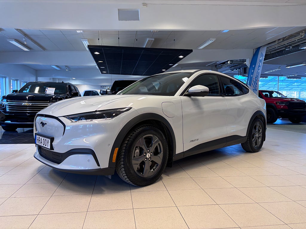 Ford Mustang Mach-E Standard Range RWD 269 hk Värmare Drag Vinterhjul