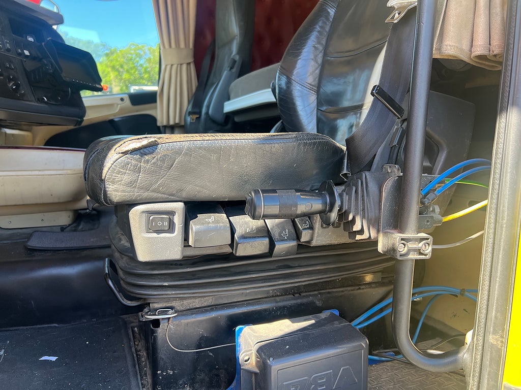 Scania R560 V8 6x4 Lastväxlare, Tandem