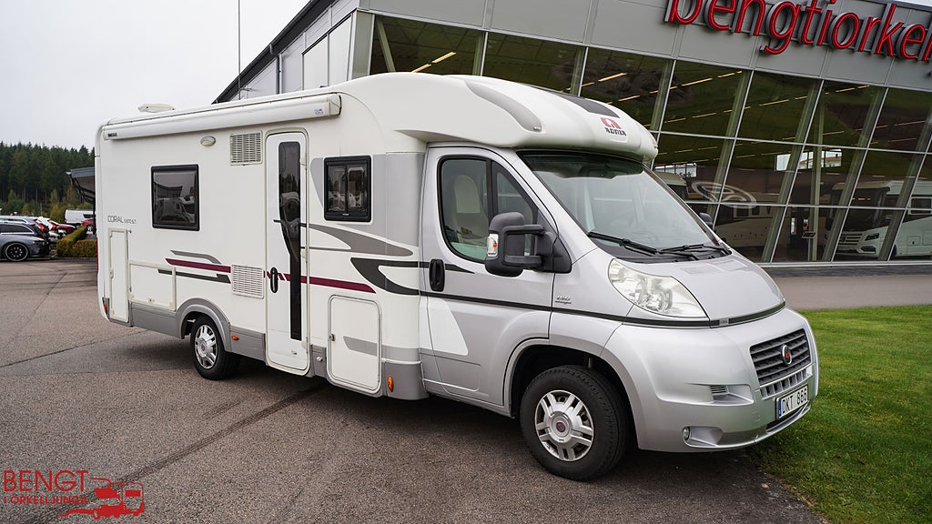 Adria Coral S 670 SLT | Låga enkelsängar