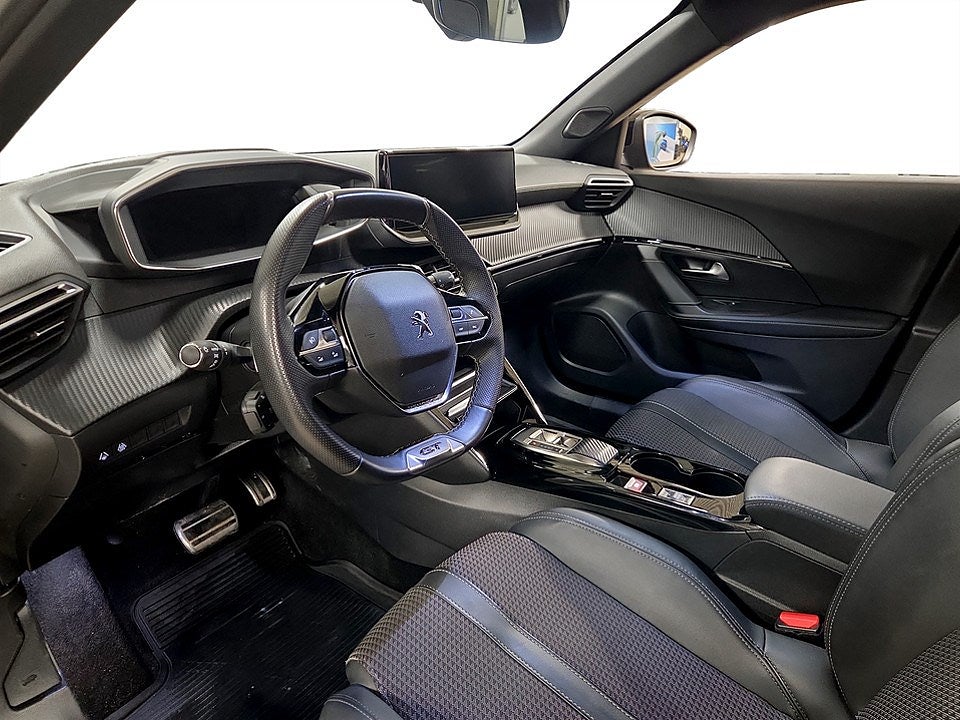 Bild på Peugeot 2008 GT 1.2 PT 130hk Aut - B-KAMERA, CARPLAY