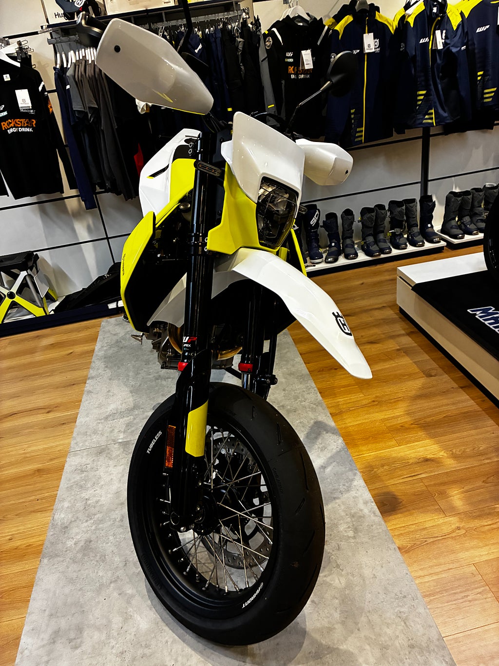 Husqvarna 701 SUPERMOTO 