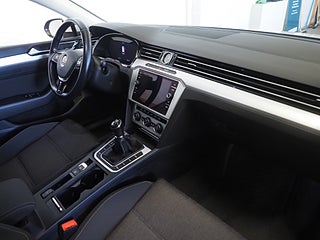 Kombi Volkswagen Passat 10 av 23