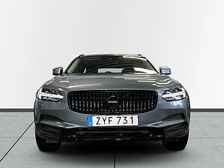Volvo V90 Cross Country D4 AWD Geartronic Momentum M&D-Värm/Drag/Psens/S&V-Däck – bild 2