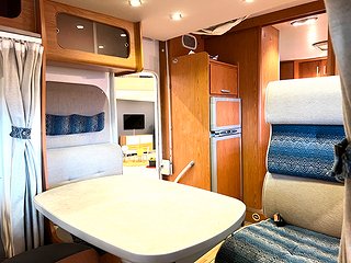 Husbil-halvintegrerad Rimor Blu Camp 9 av 26
