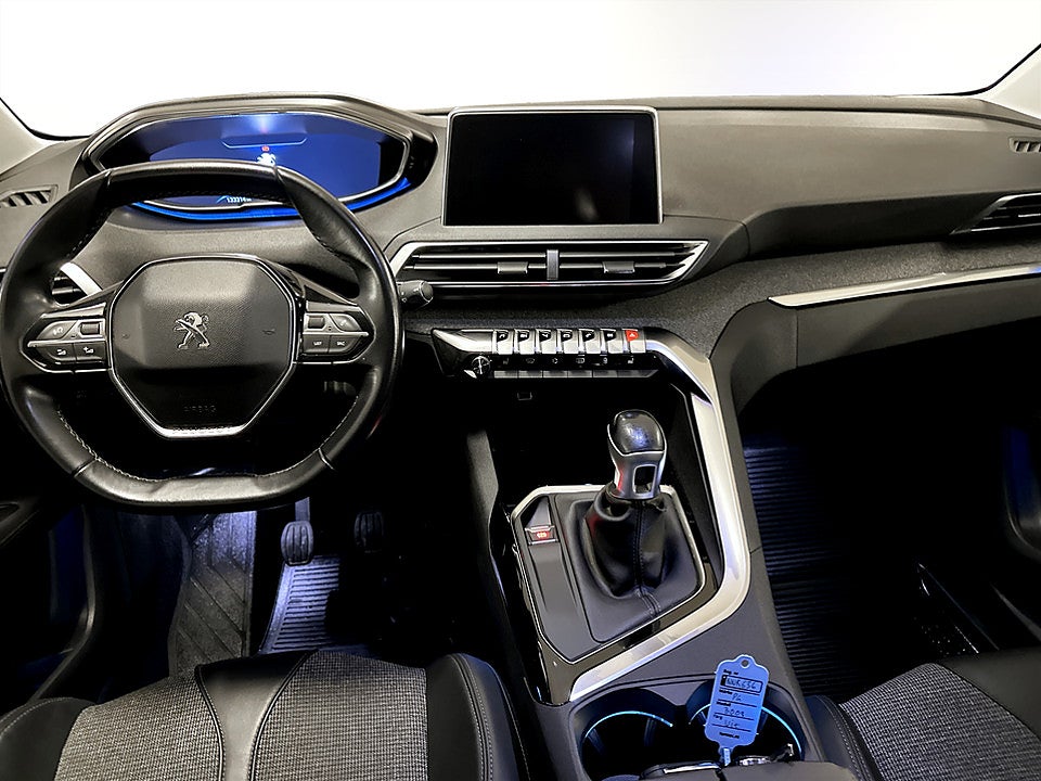 Bild på Peugeot 3008 Allure 1.2 PT PDC-SENSORER CARPLAY 130hk