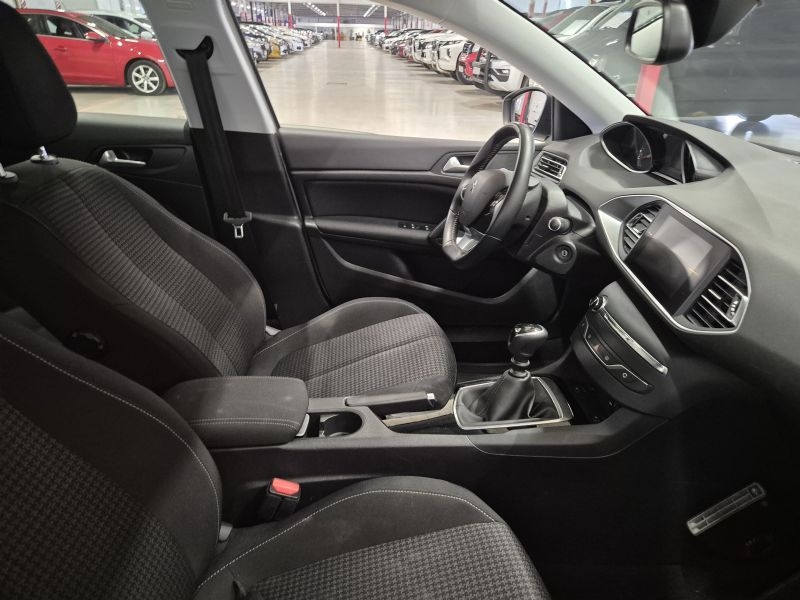 Peugeot 308 2019, bild 4/41