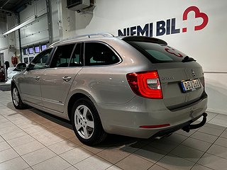 Skoda Superb Kombi 2.0 4x4 Elegance Drag Dvärm S/V-hjul