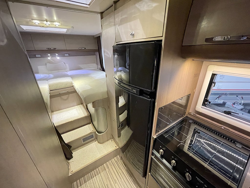 Adria Matrix Supreme 687 SL / ALDE / Taksäng / Solcell /Ugn /  - Adria