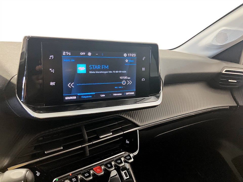 Bild på Peugeot 208 Allure Pack 1.2 PT 100hk CARPLAY BACKKSENSORER