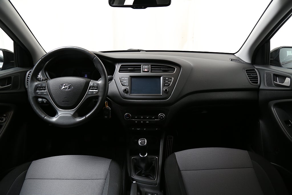 Hyundai i20 1,2 Premium CarPlay Kamera P-sensor Motorvärmare 2019
