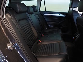 Kombi Volkswagen Passat 12 av 24