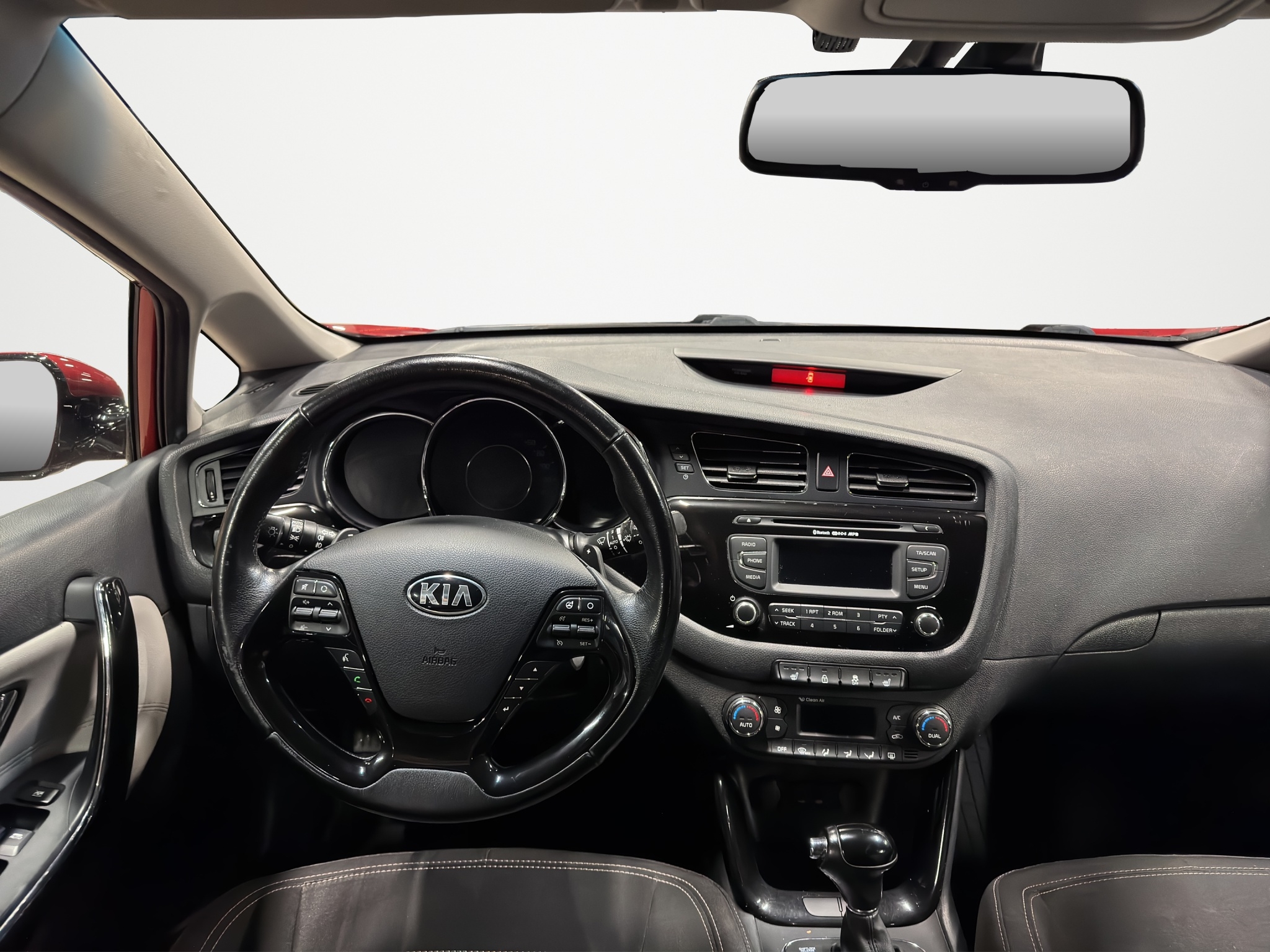 Kia Ceed 1.6 CRDi 128 2013, bild 9/10