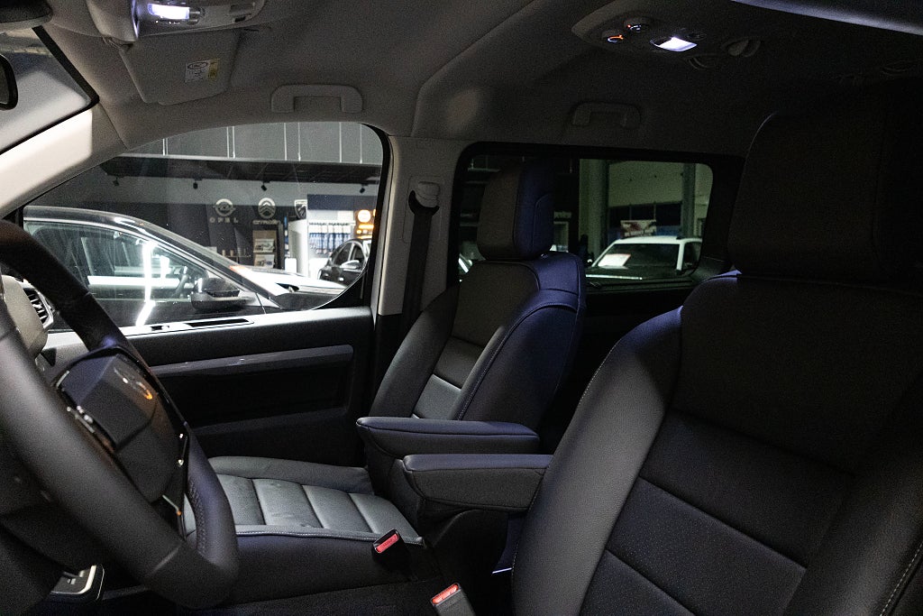 Citroën SpaceTourer 180hk MAX Läder 8-sits Webasto OMG LEVERANS 5 års ga