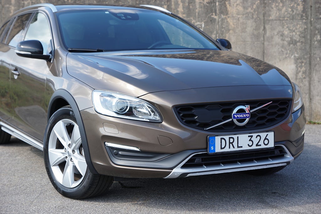 Volvo V60 Cross Country D4 AWD Summum|Drag|BLIS|Värmare|Adaptiv-Fart|S