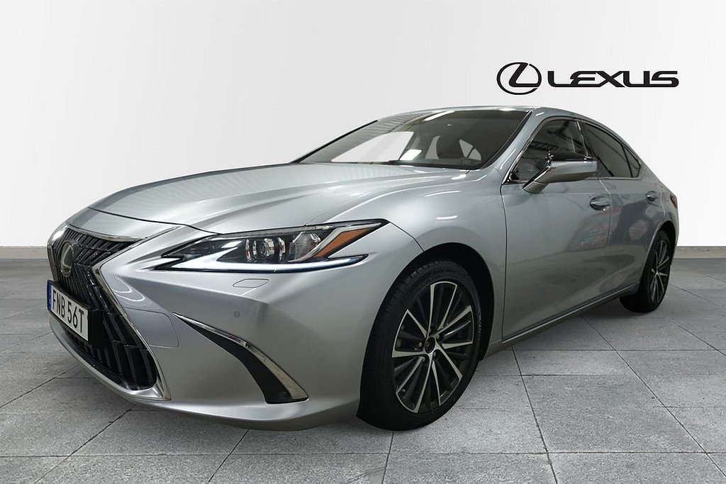 Lexus ES 300h LIMITED EDITION V-HJUL MOMS