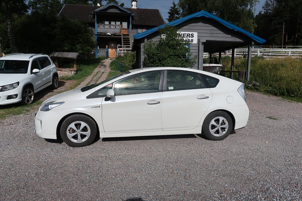 Toyota Prius Plug-in Hybrid 1.8 VVT-i + 3JM Plug-in CVT Euro 5