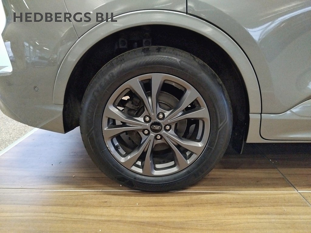 Ford Kuga CX482E ST-LINE MUY AUTOMAT 2WD thumbnail